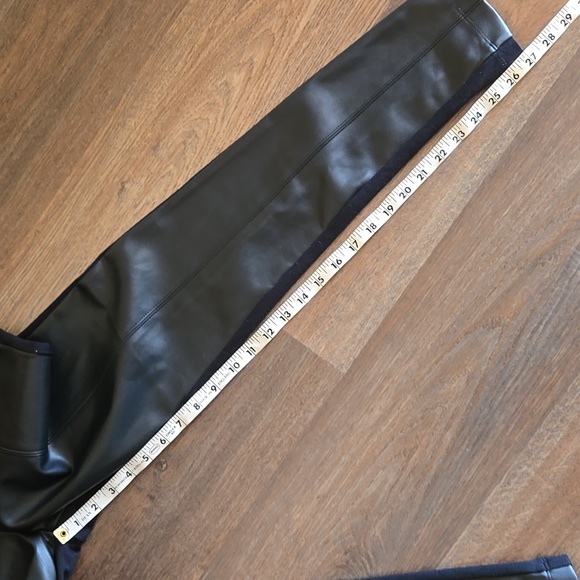 Ann Taylor Faux Leather leggings in black size 4 - Picture 9 of 10
